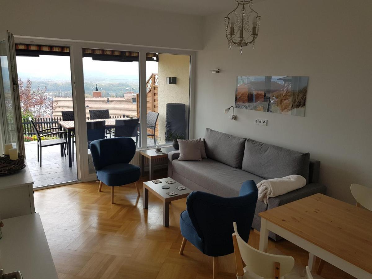 Blick Ueber Mit Terrasse